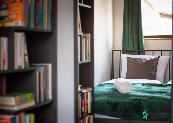 Przystanek Pedziwiatra Z Balia, Myweek * Stara Morawa